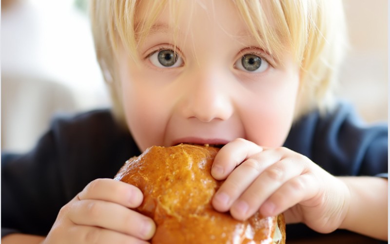 Kids eat for £1 at Hooters.jpg